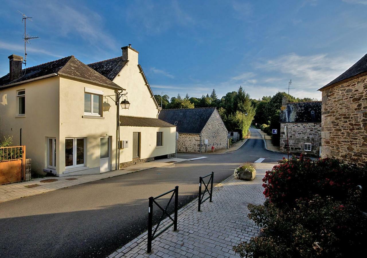 Auberge Le Canard Qui Rit Plélauff Eksteriør billede