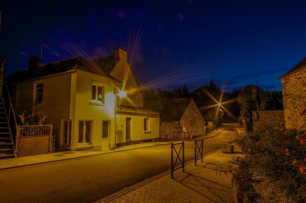 Auberge Le Canard Qui Rit Plélauff Eksteriør billede